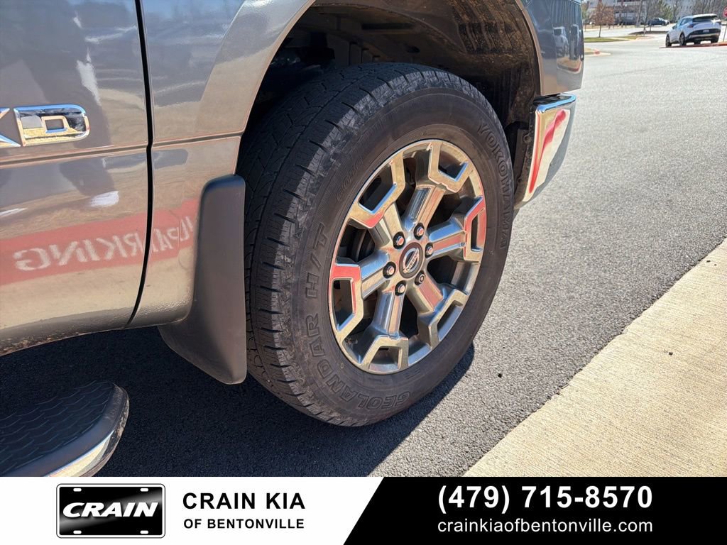 Used 2019 Nissan Titan SV w/ SV Convenience Package image 7