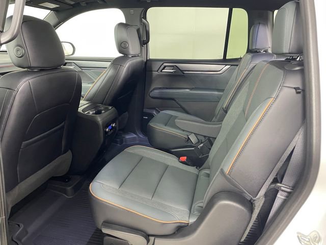 Certified 2026 GMC Acadia AT4 w/ Luxury Package AWD/4WD image 18