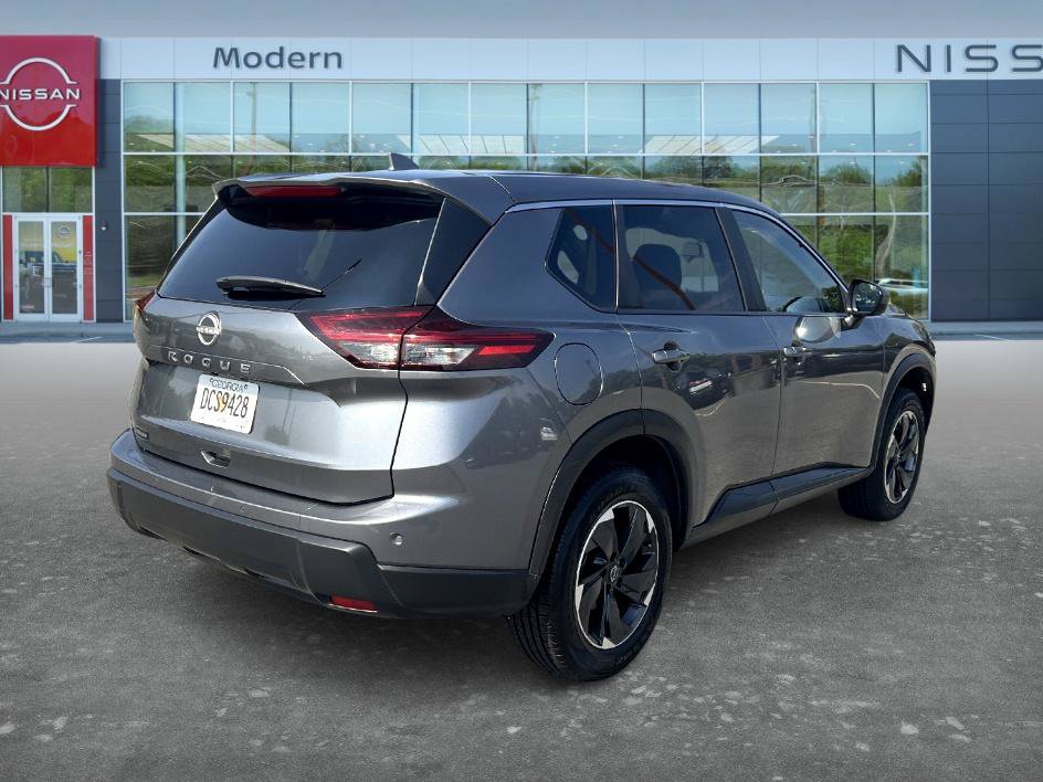 Certified 2025 Nissan Rogue SV FWD image 5