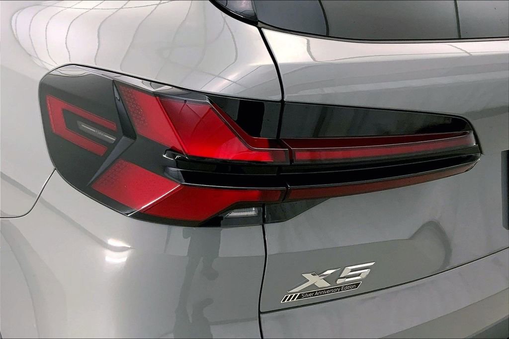 Certified 2025 BMW X5 xDrive40i w/ Parking Assistance Package image 28