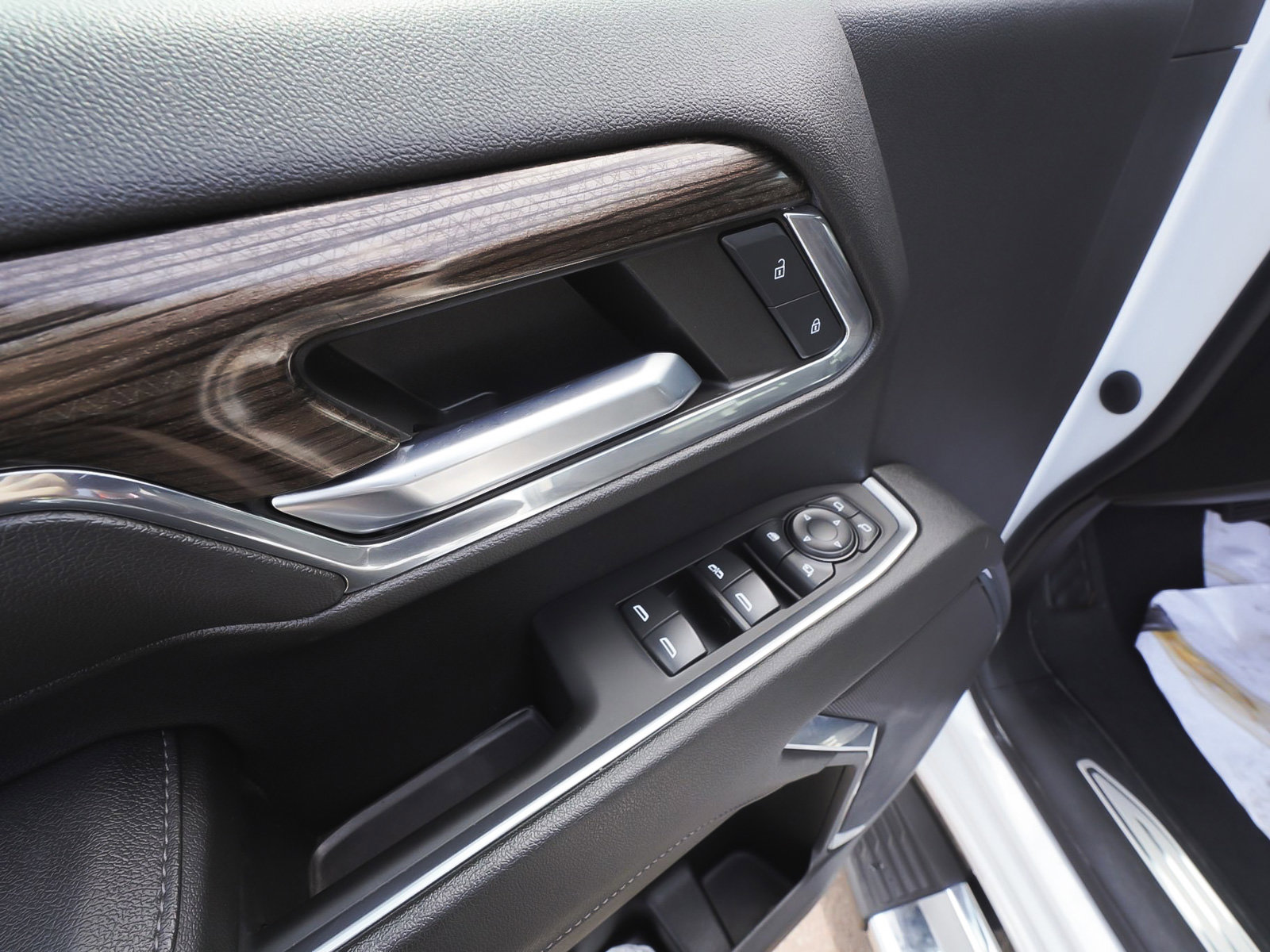 Used 2024 Chevrolet Silverado 2500 LT w/ Texas Edition image 10