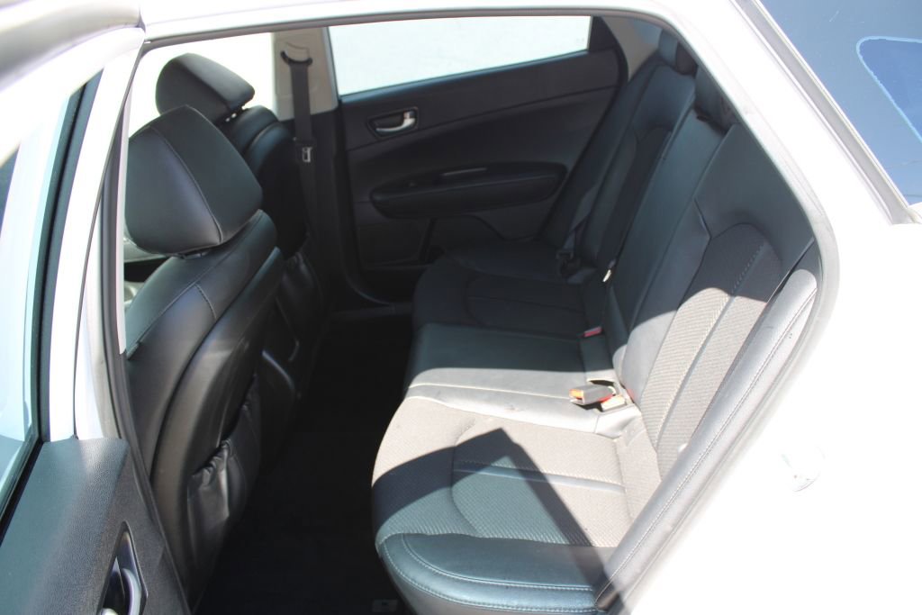 Used 2018 Kia Optima S w/ 18" Alloy Wheels Package image 14