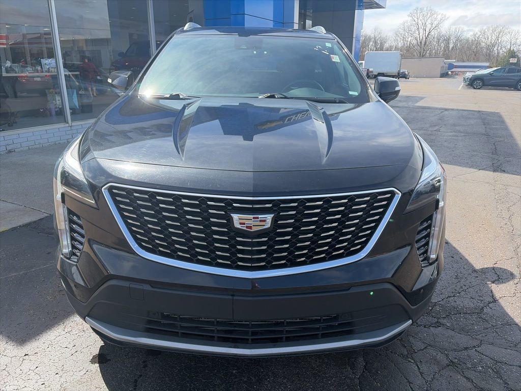 Used 2023 Cadillac XT4 Premium Luxury image 4
