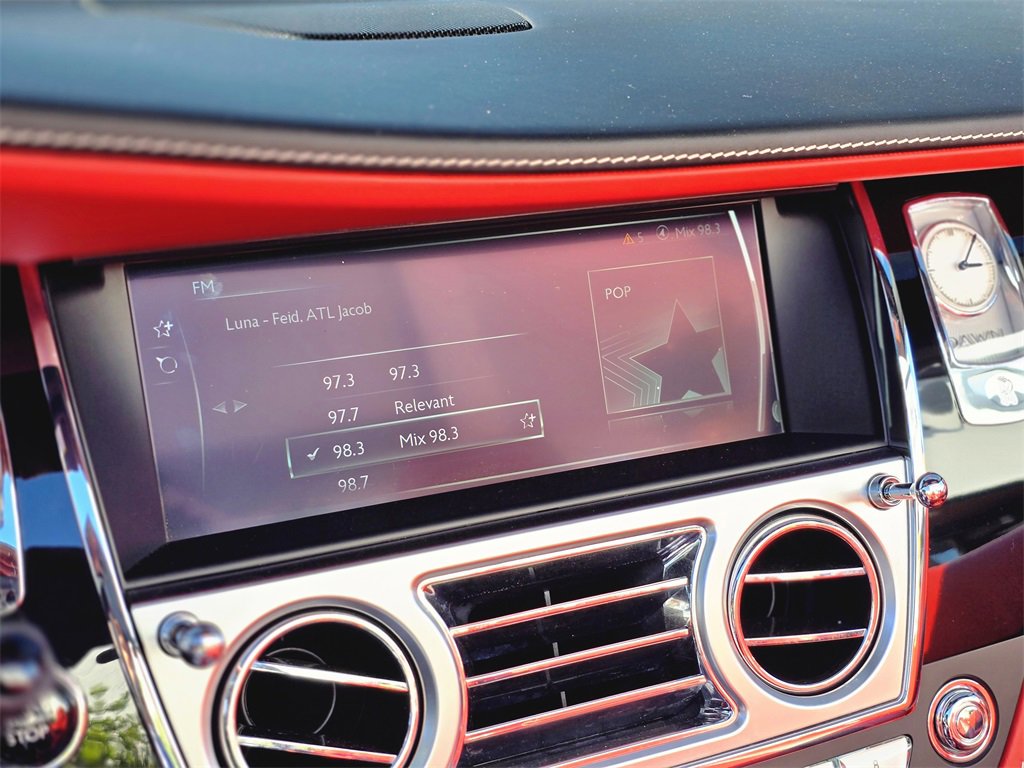 Used 2020 Rolls-Royce Dawn image 25