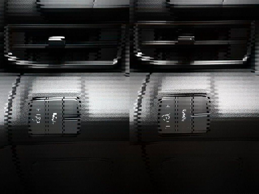 New 2025 Hyundai Elantra Sport image 31