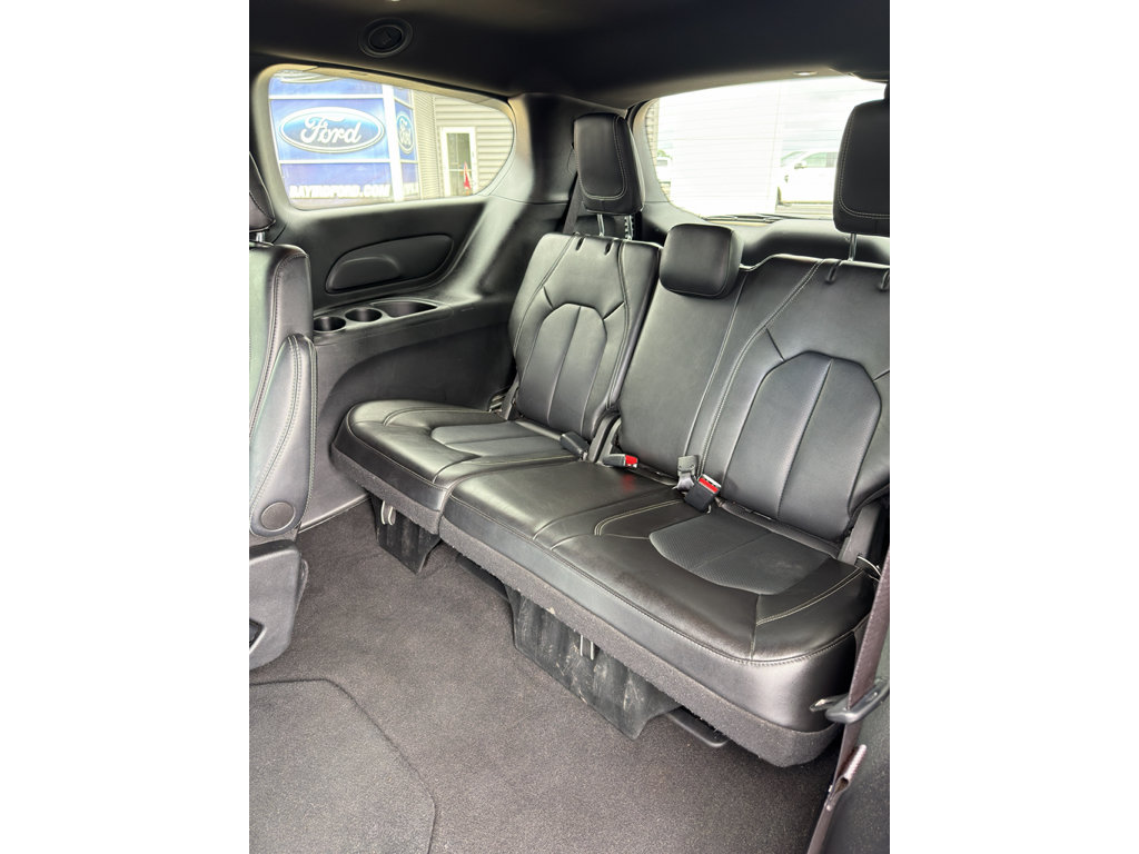 Used 2025 Chrysler Pacifica Select FWD image 23