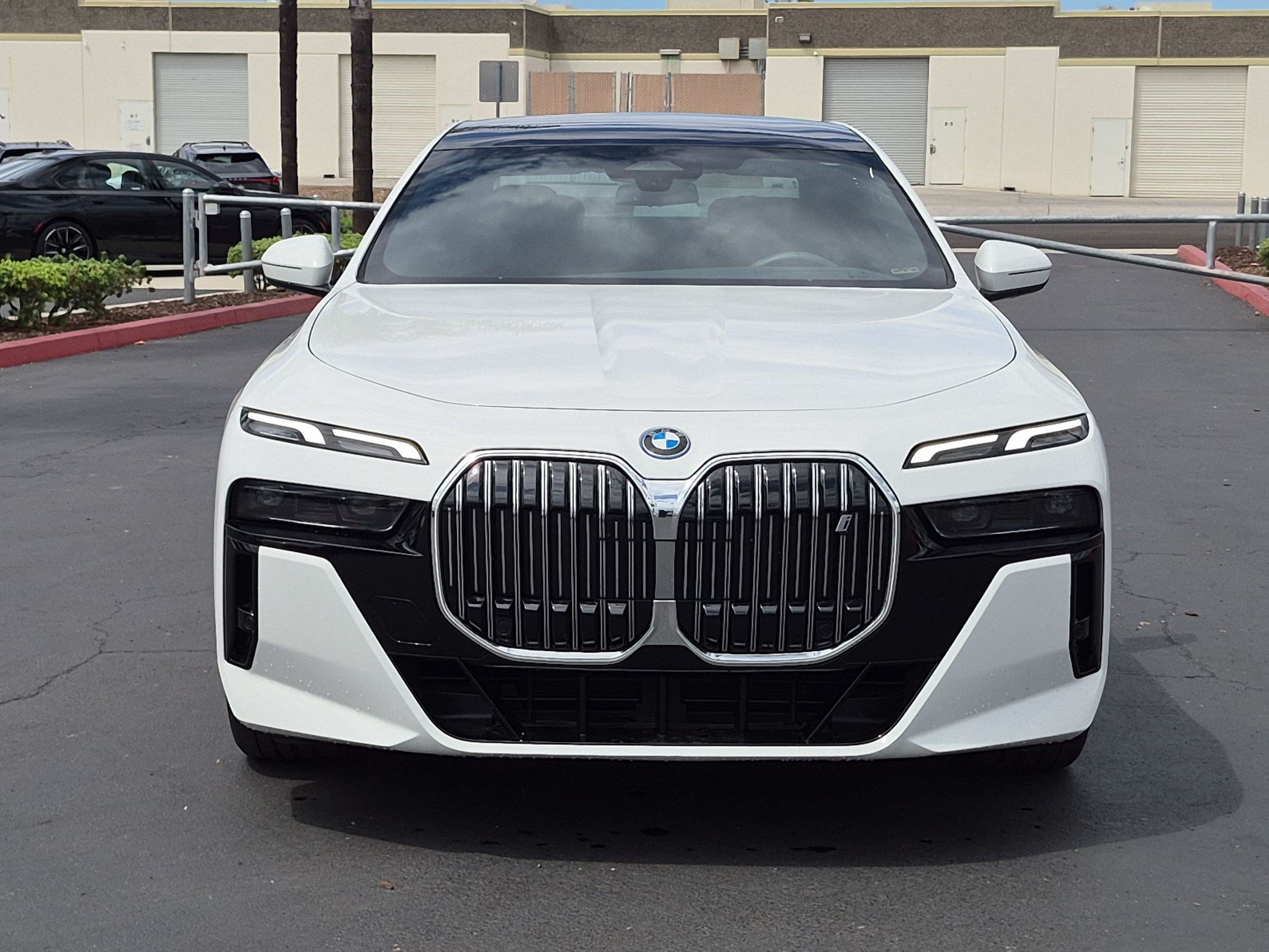 Certified 2024 BMW i7 eDrive50 w/ M Sport Package RWD image 3