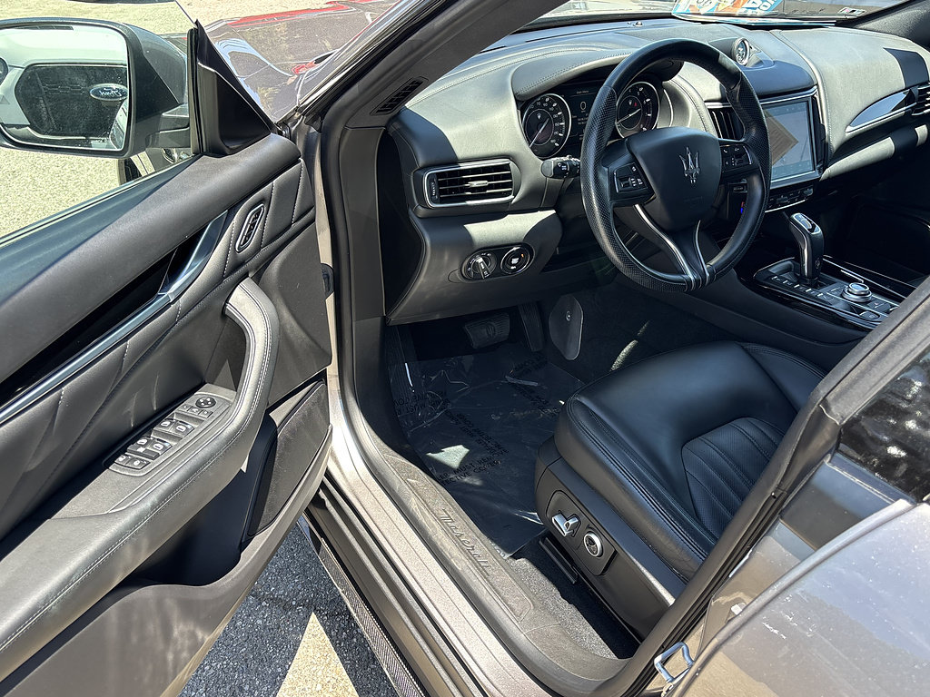 Used 2022 Maserati Levante Modena AWD/4WD image 18