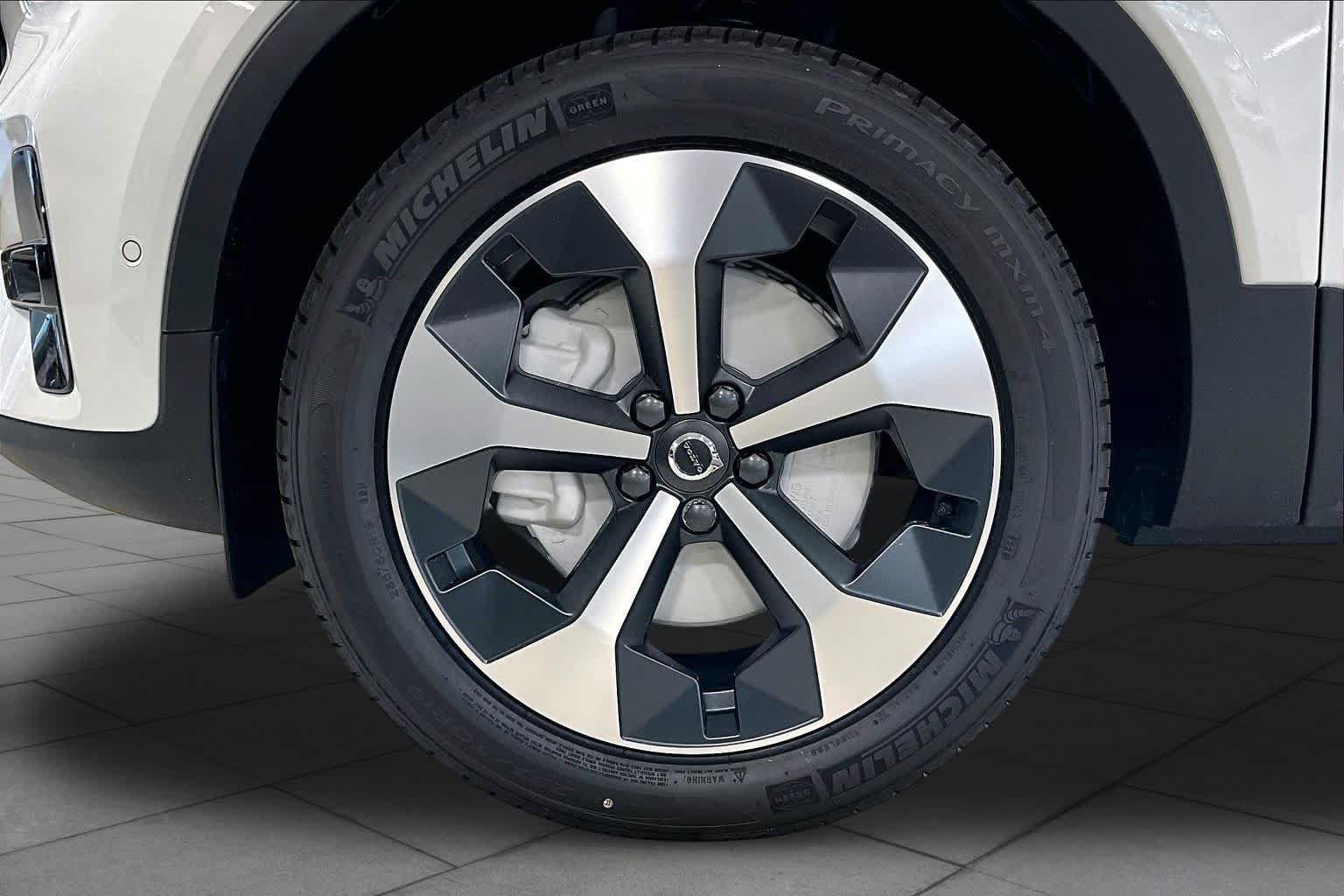 New 2026 Volvo XC40 B5 Plus w/ Protection Package Premier AWD/4WD image 16