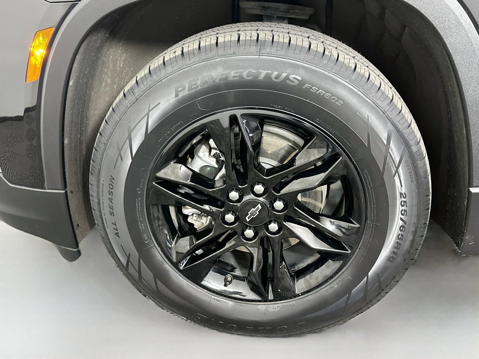 Used 2023 Chevrolet Traverse LT w/ Midnight/Sport Edition AWD/4WD image 33