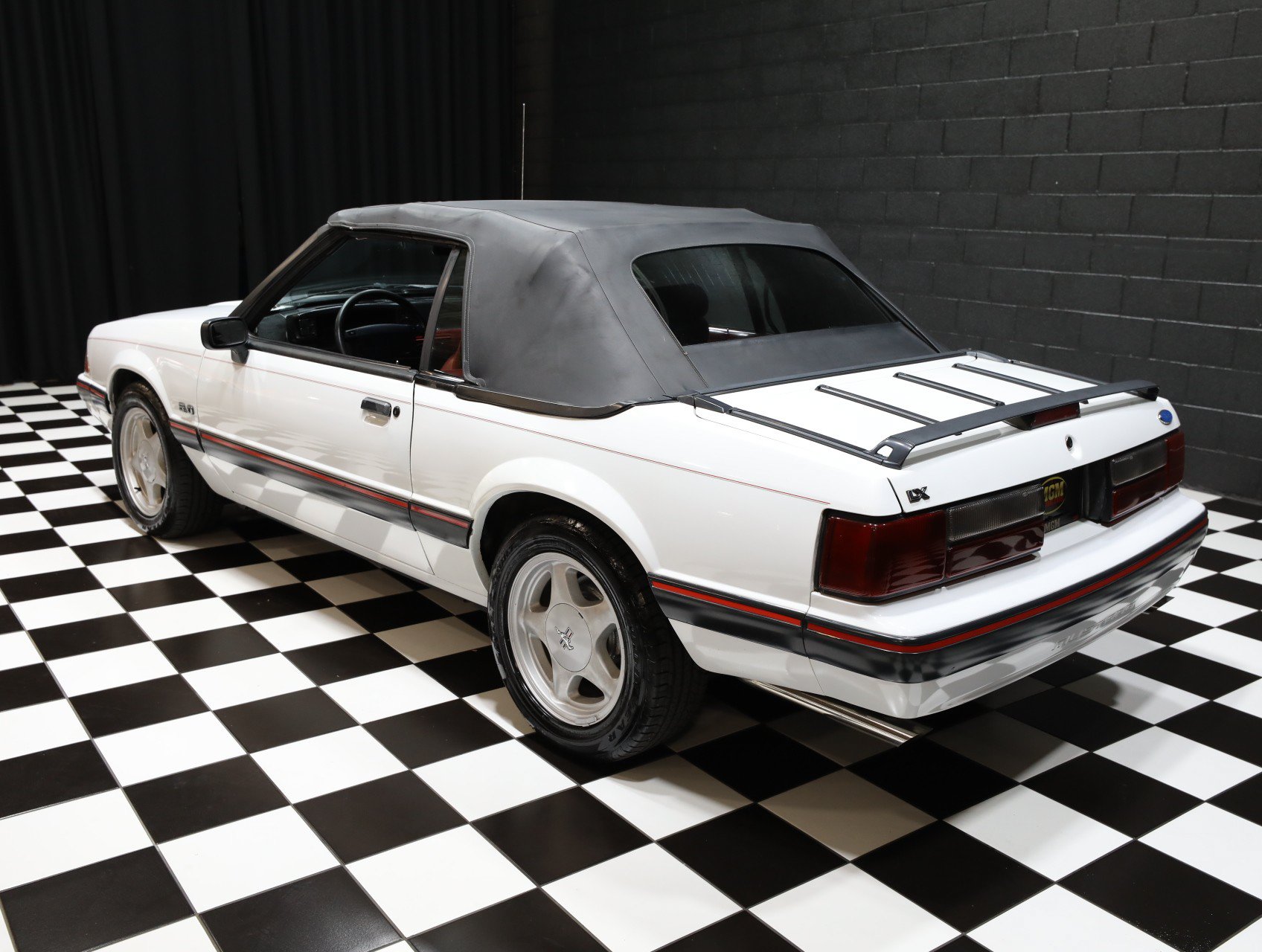 Used 1991 Ford Mustang LX RWD image 8