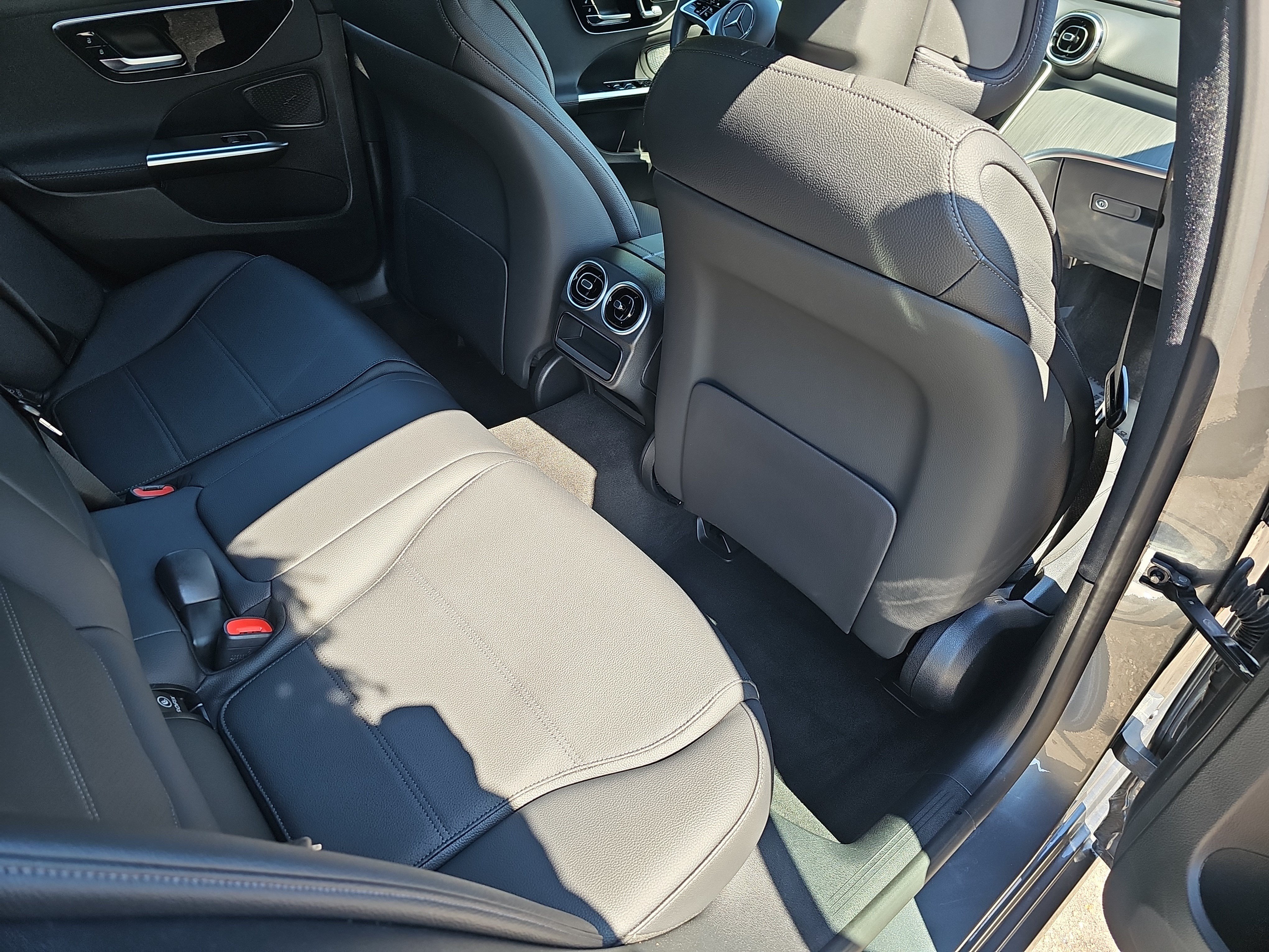 Used 2026 Mercedes-Benz C 300 Sedan image 12