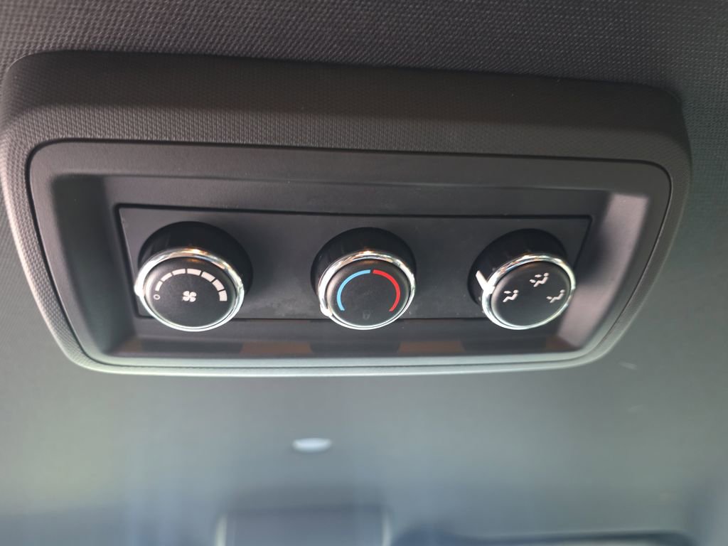 Used 2019 Dodge Grand Caravan SXT image 12