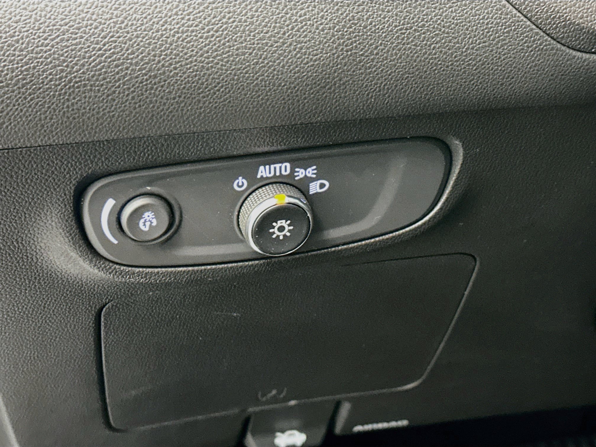 Used 2024 Buick Encore GX Sport Touring AWD/4WD image 17