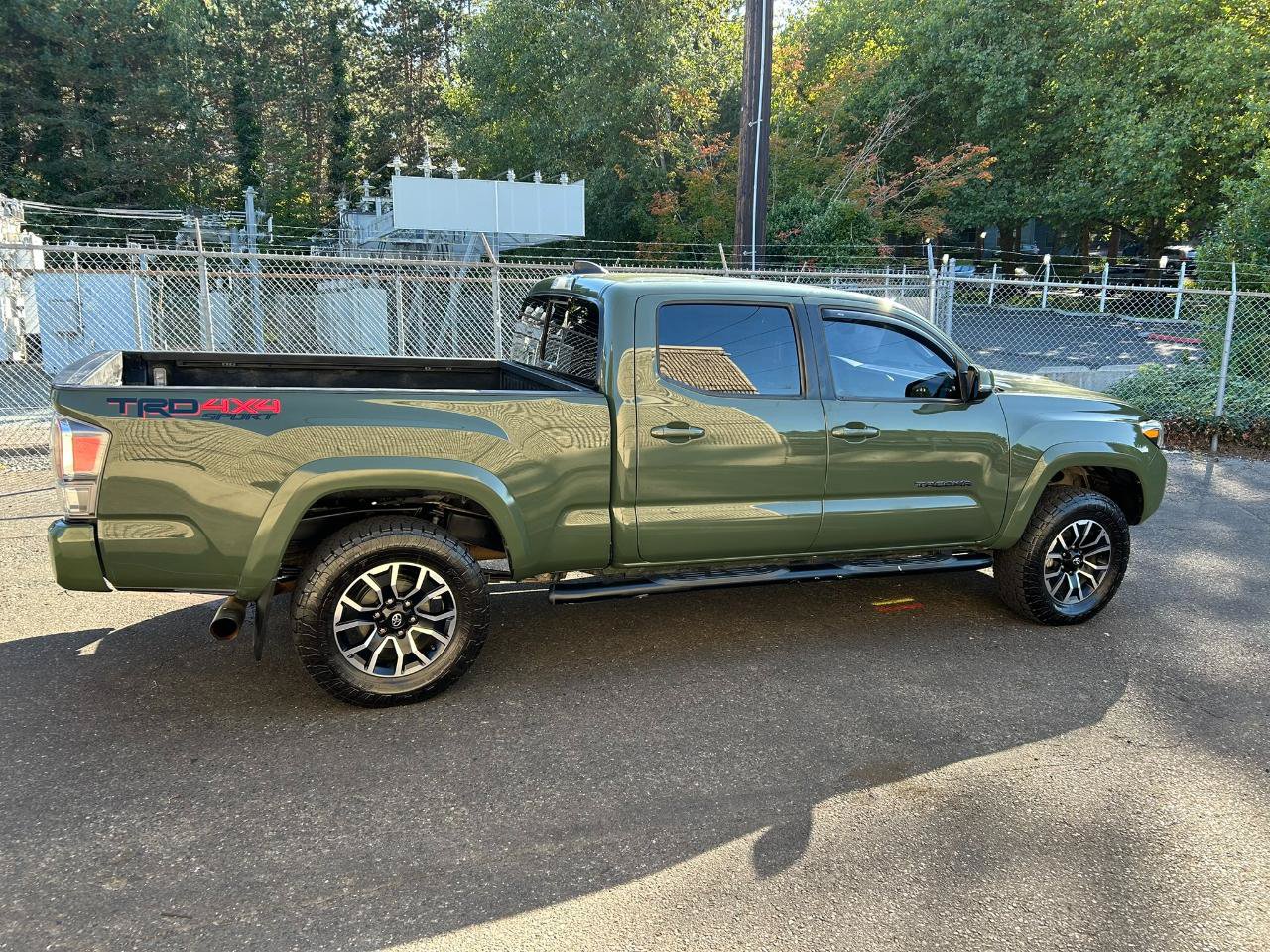 Used 2022 Toyota Tacoma TRD Sport w/ Technology Package AWD/4WD image 4