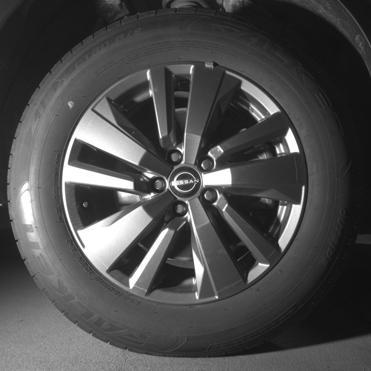 Used 2025 Nissan Pathfinder SV AWD/4WD image 10