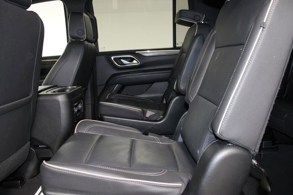 Used 2023 Chevrolet Suburban Premier image 27