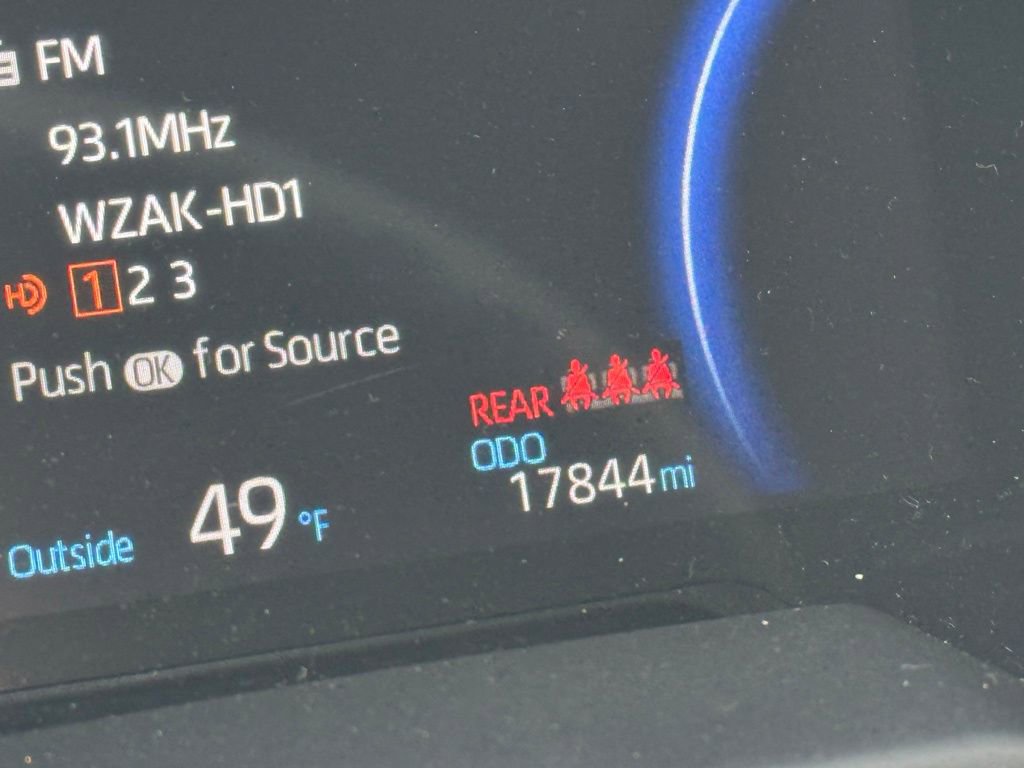 Certified 2025 Toyota RAV4 LE image 30