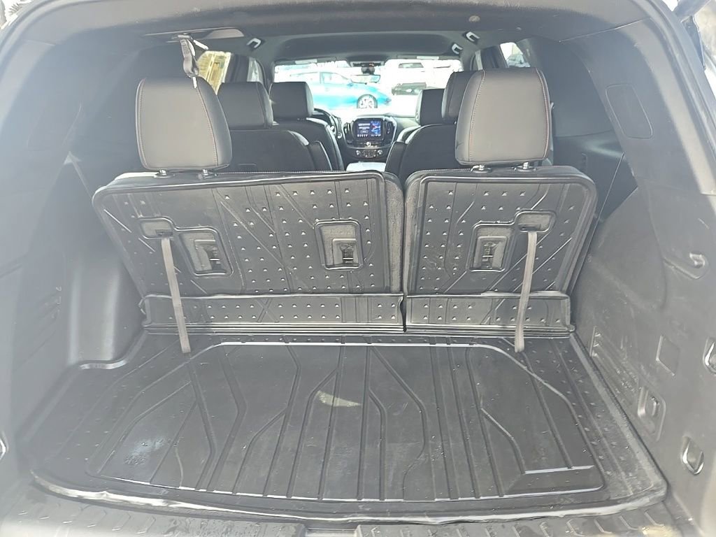 Used 2022 Chevrolet Traverse RS w/ LPO, Floor Liner Package AWD/4WD image 29