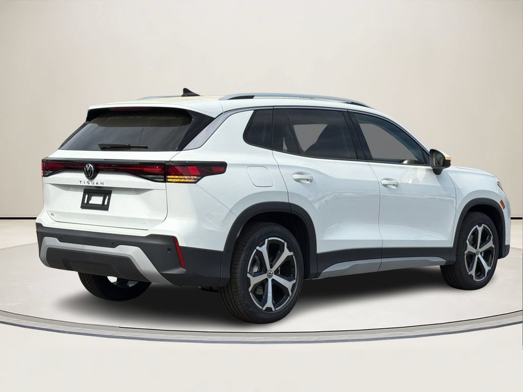 New 2026 Volkswagen Tiguan SE FWD image 3