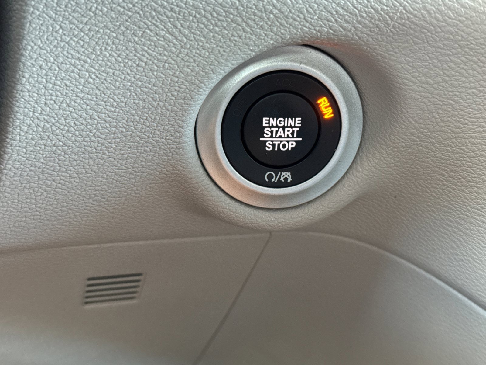 Used 2022 Chrysler Pacifica Touring-L image 23