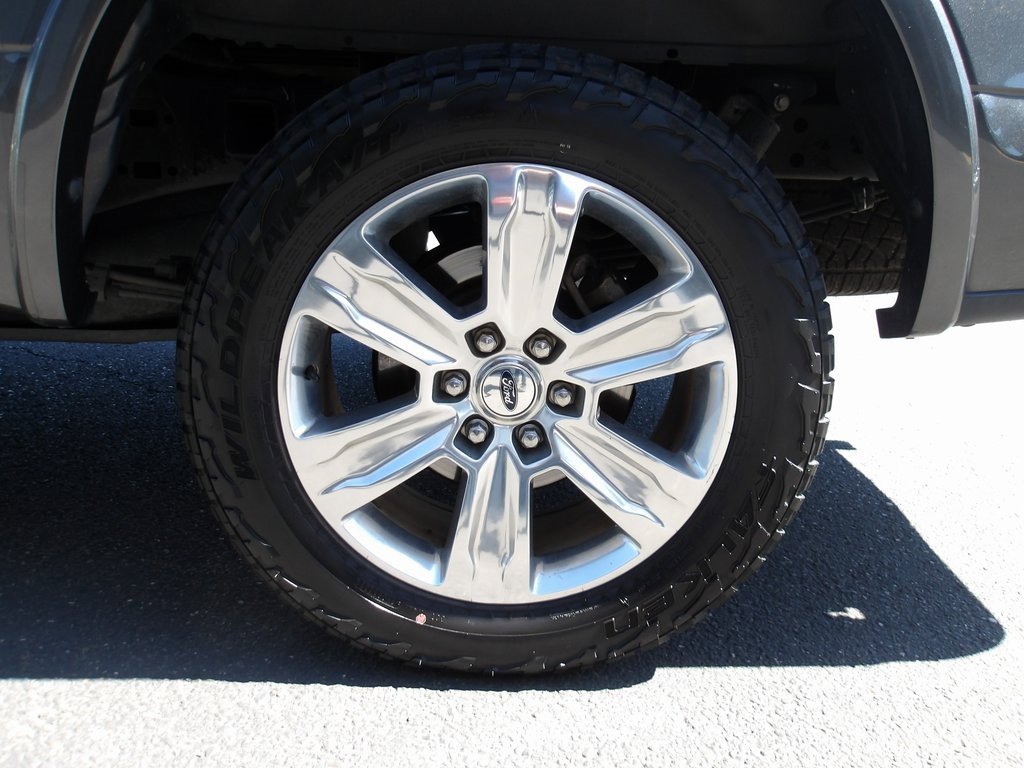 Used 2016 Ford F150 Platinum w/ Equipment Group 701A Luxury image 10