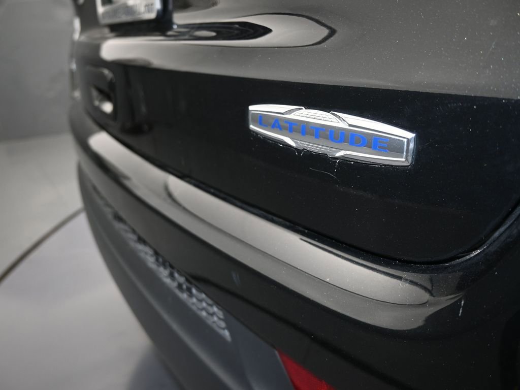 Used 2024 Jeep Compass Latitude image 41