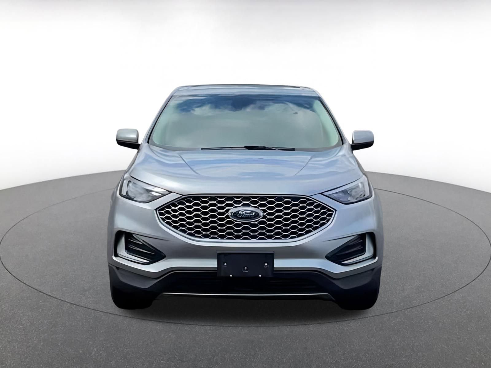 Used 2024 Ford Edge SEL image 4