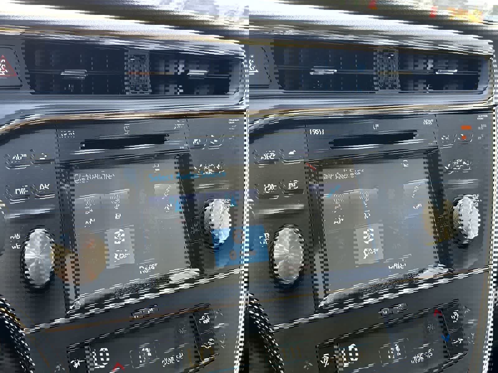 Used 2018 Toyota Avalon Limited w/ Carpet Mat Package image 13