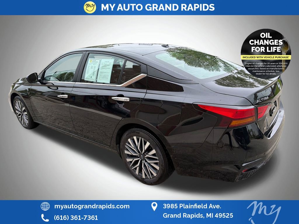 Used 2025 Nissan Altima 2.5 SV FWD image 5