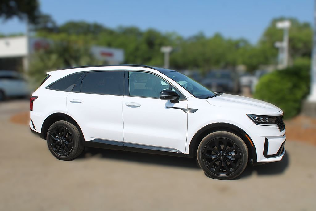 Certified 2023 Kia Sorento SX FWD image 4