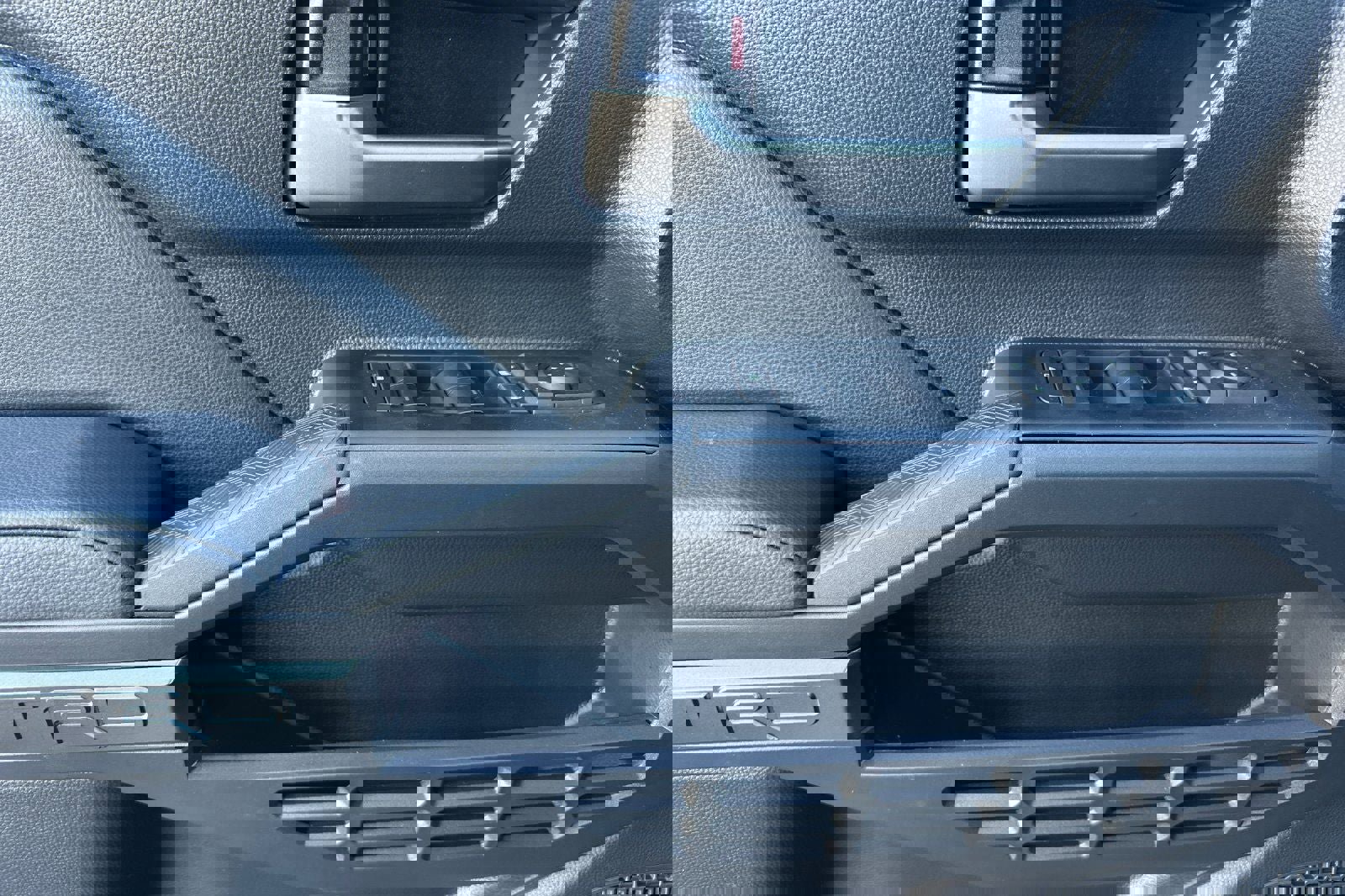 New 2025 Toyota Tacoma TRD Off-Road image 12