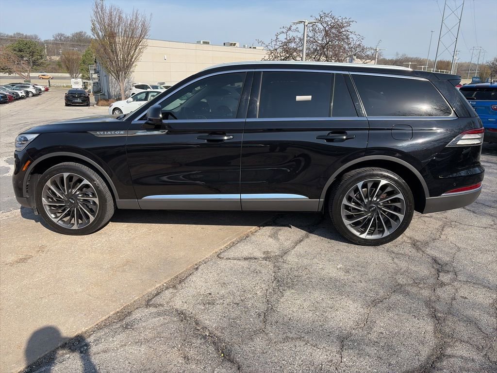 Used 2020 Lincoln Aviator Reserve w/ Equipment Group 202A image 8
