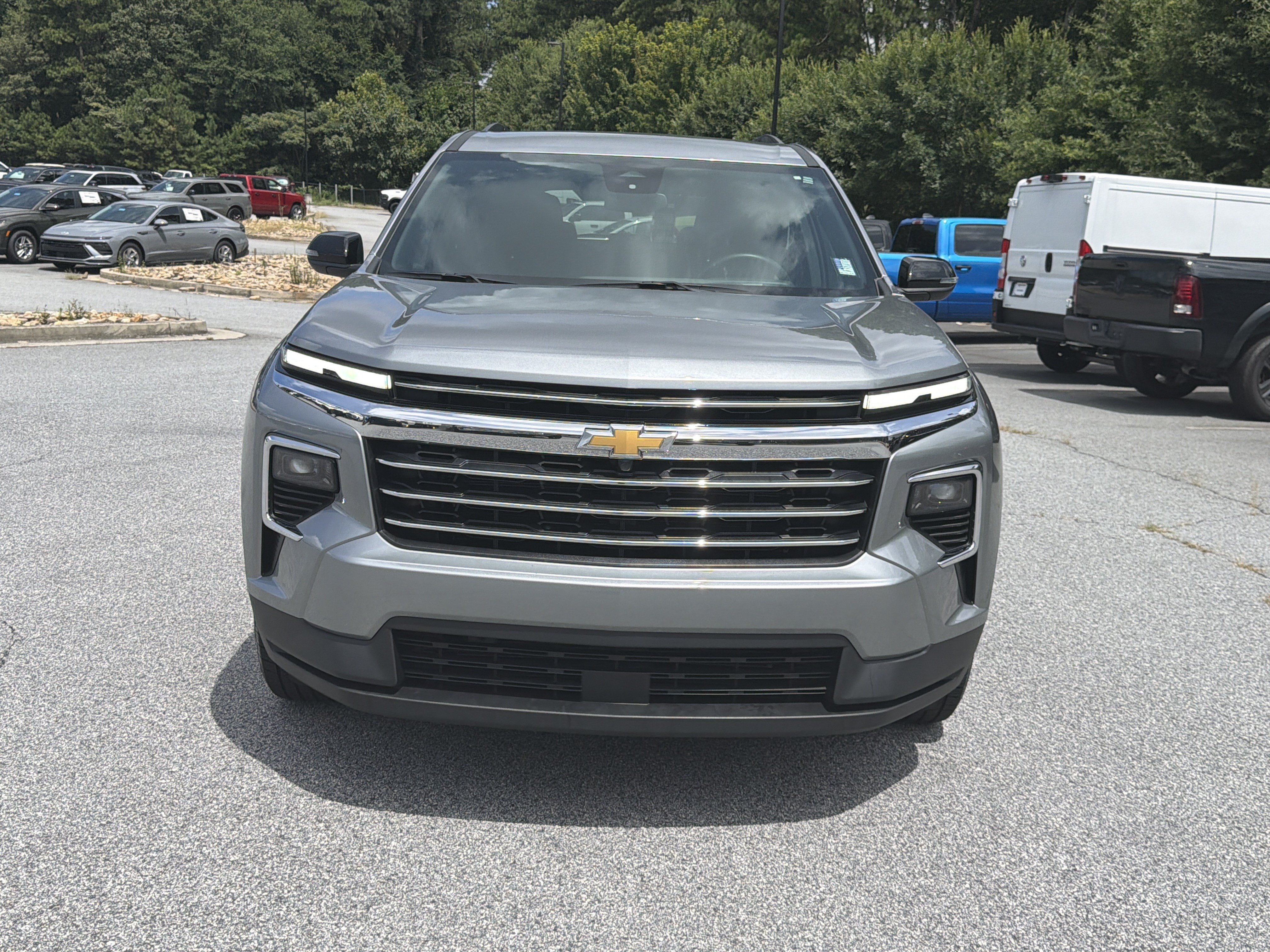 Used 2025 Chevrolet Traverse LT FWD video 2