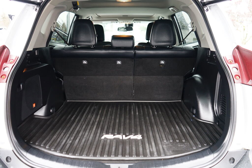 Used 2014 Toyota RAV4 Limited w/ Technology Package image 10