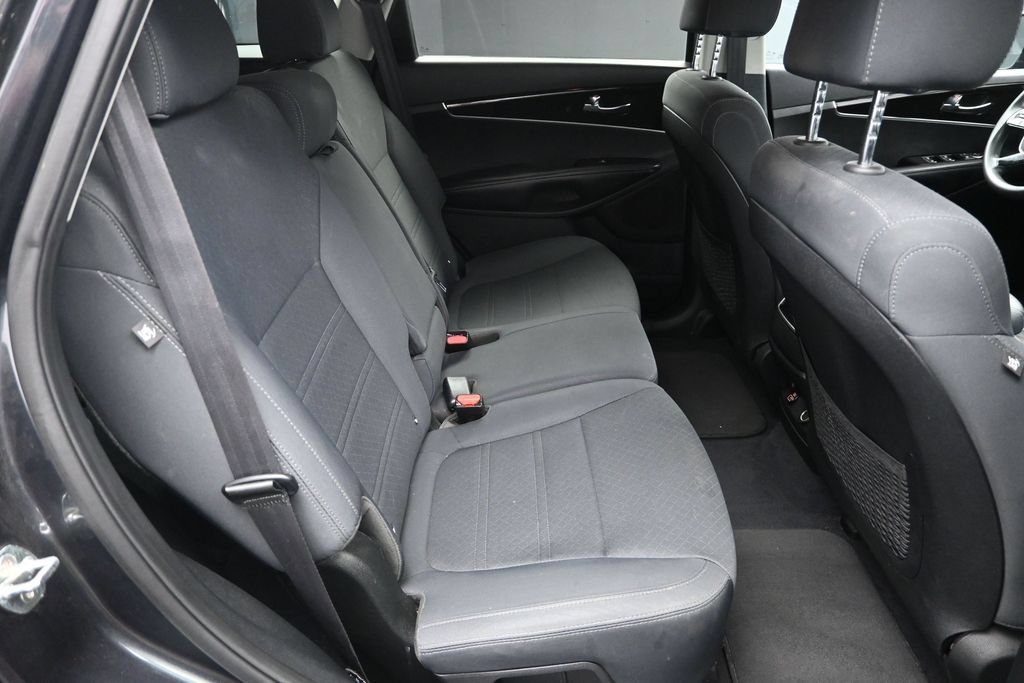 Used 2020 Kia Sorento FWD V6 image 33