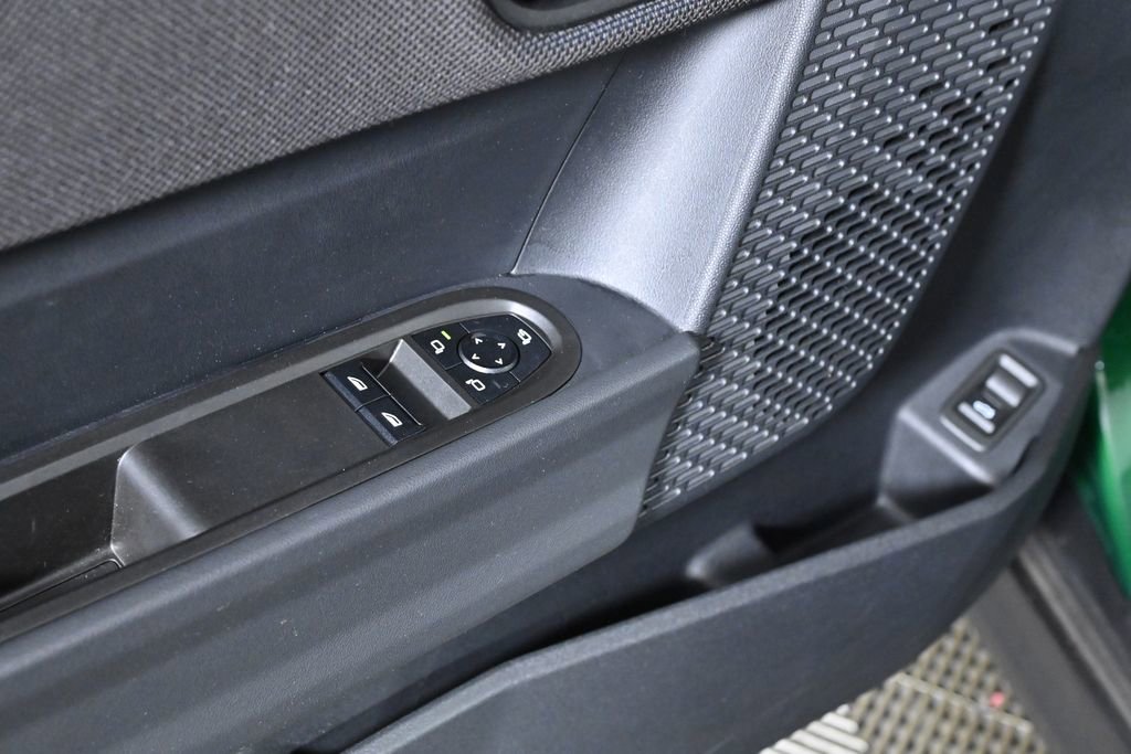 Used 2025 MINI Cooper 2-Door Hardtop image 18