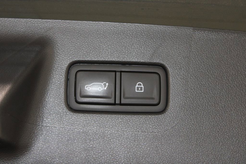 Used 2025 Hyundai Santa Fe XRT image 14