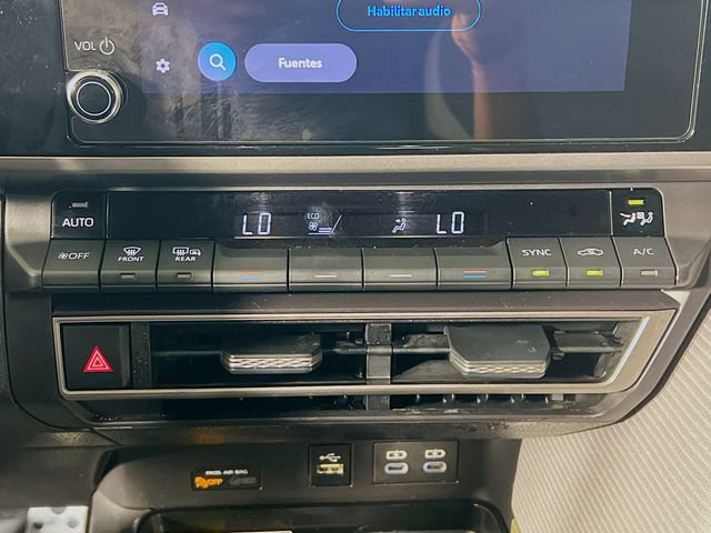 Used 2025 Toyota Camry SE FWD image 23