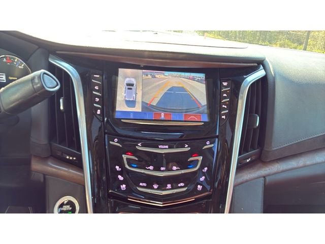 Used 2020 Cadillac Escalade Luxury AWD/4WD image 16