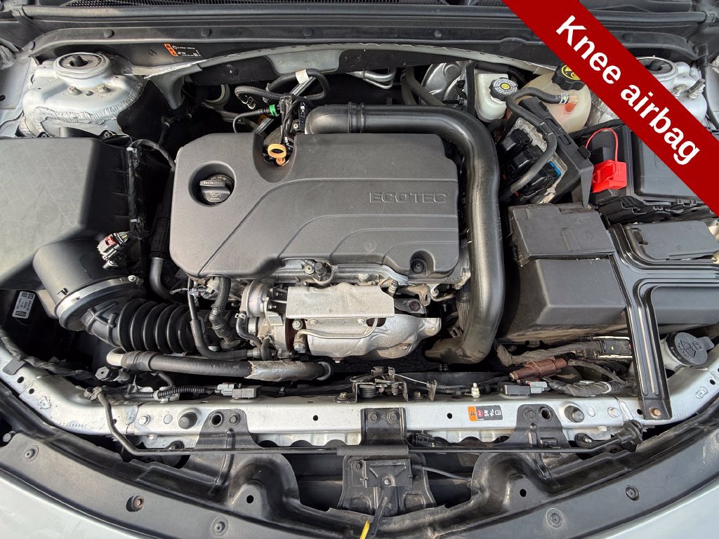 Used 2020 Chevrolet Malibu LT FWD image 43