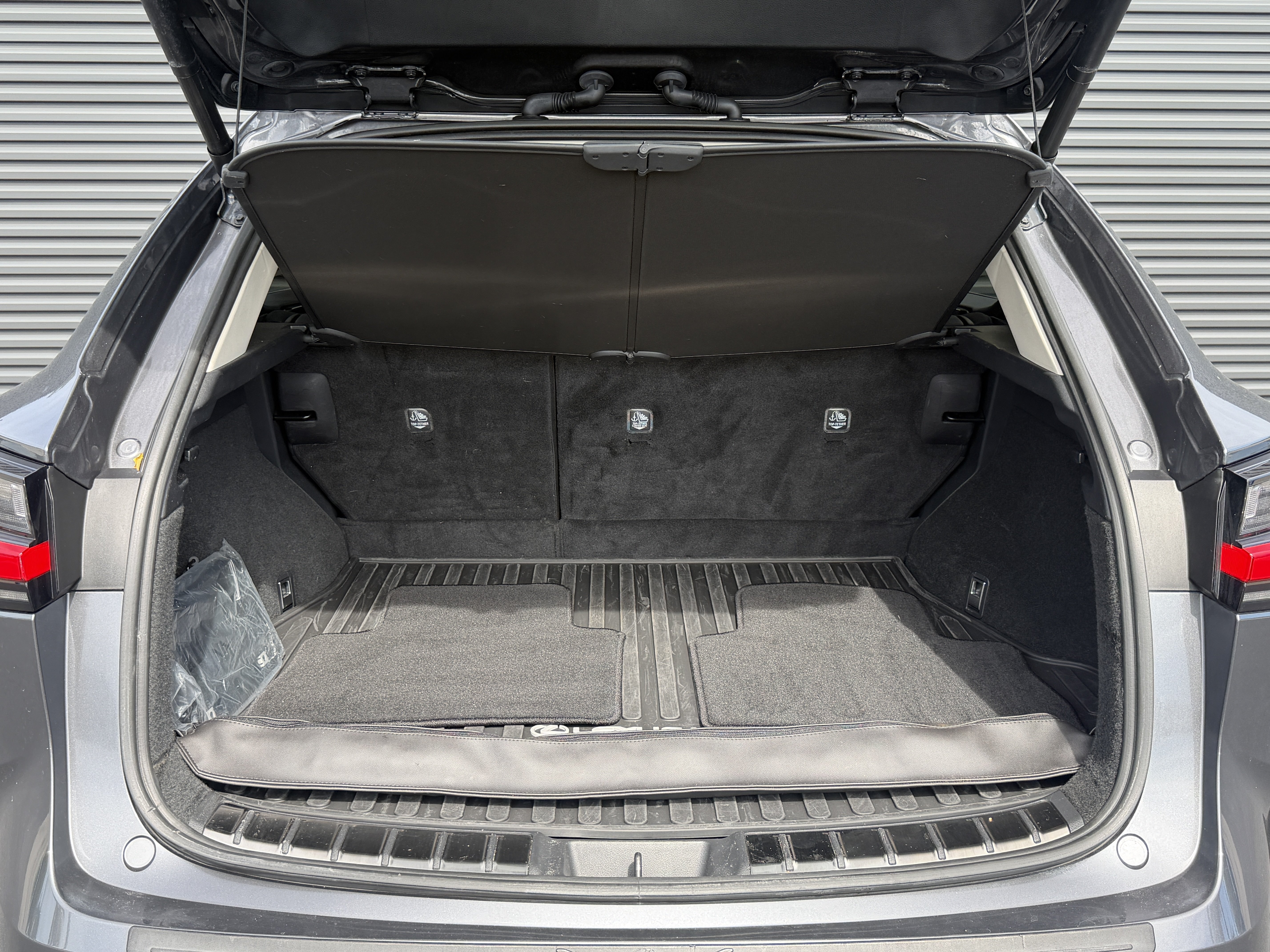 Used 2025 Lexus NX 250 FWD w/ Accessory Package (2T) image 11