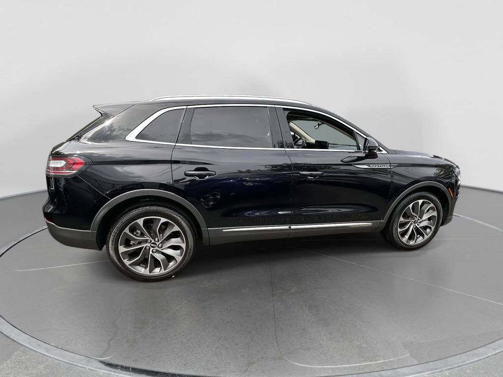 Used 2023 Lincoln Nautilus Reserve w/ Luxury Package image 2