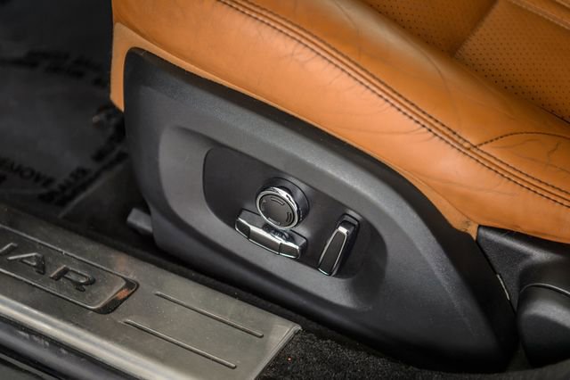 Used 2017 Jaguar XJ R-Sport image 40