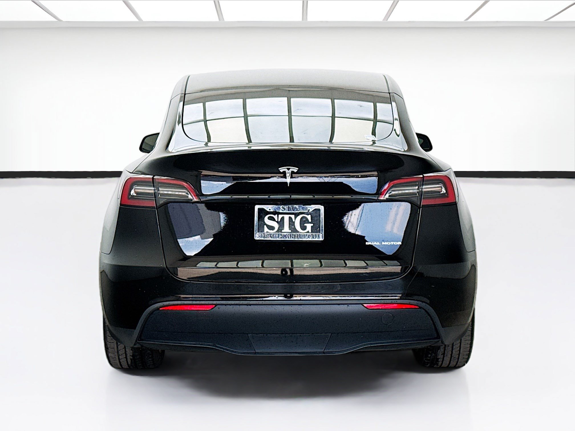Used 2023 Tesla Model Y Long Range AWD/4WD image 5