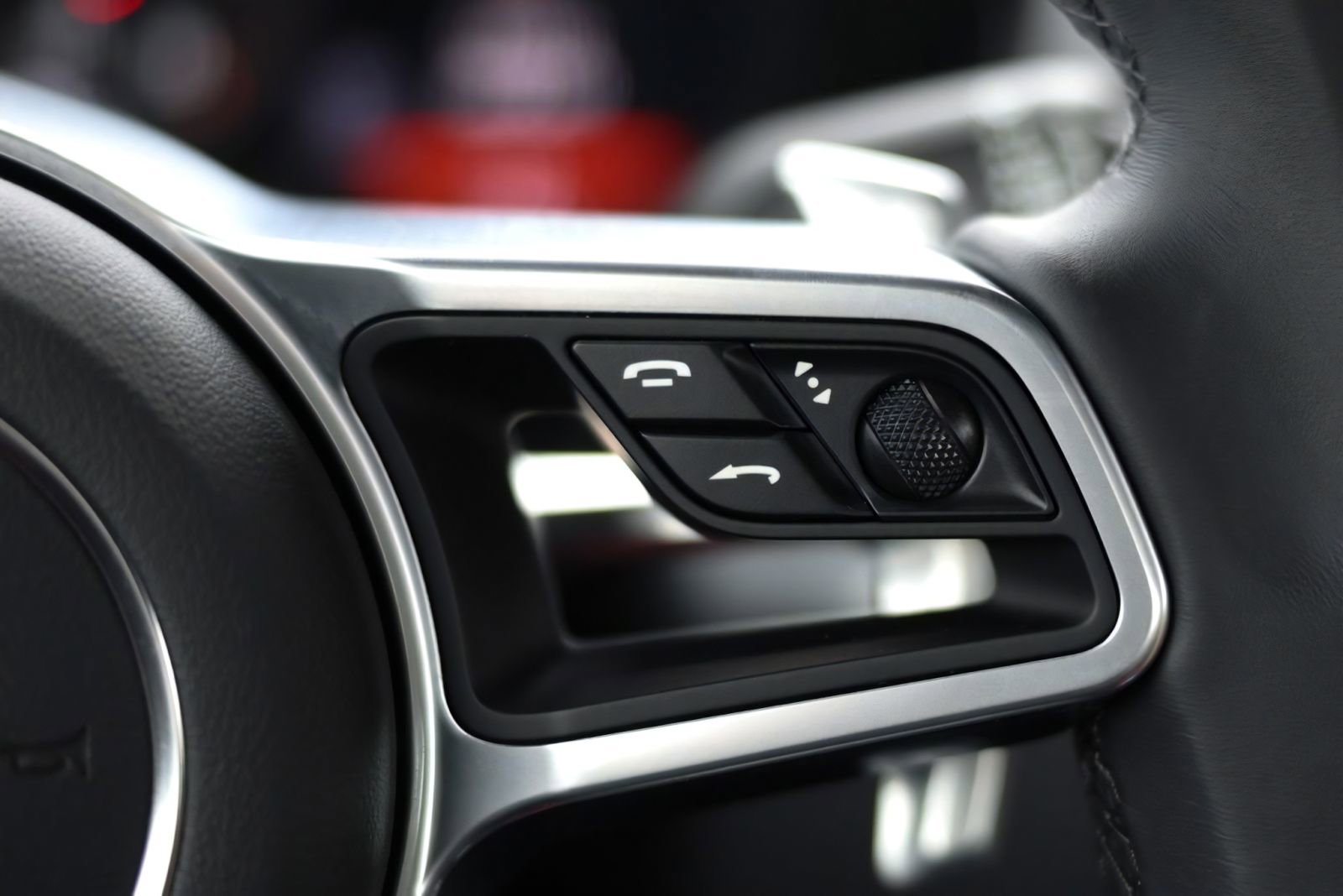 Used 2025 Porsche 718 Cayman RWD image 53