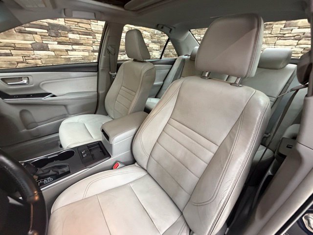 Used 2016 Toyota Camry XLE w/ Moonroof Package FWD image 17