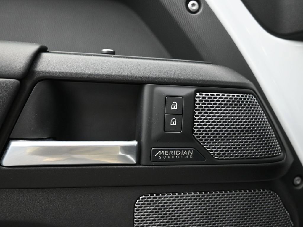 Used 2022 Land Rover Defender 110 V8 image 23