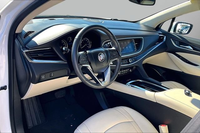 Used 2023 Buick Enclave Essence AWD/4WD image 12