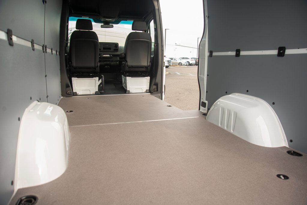 Used 2025 Mercedes-Benz Sprinter 2500 image 41